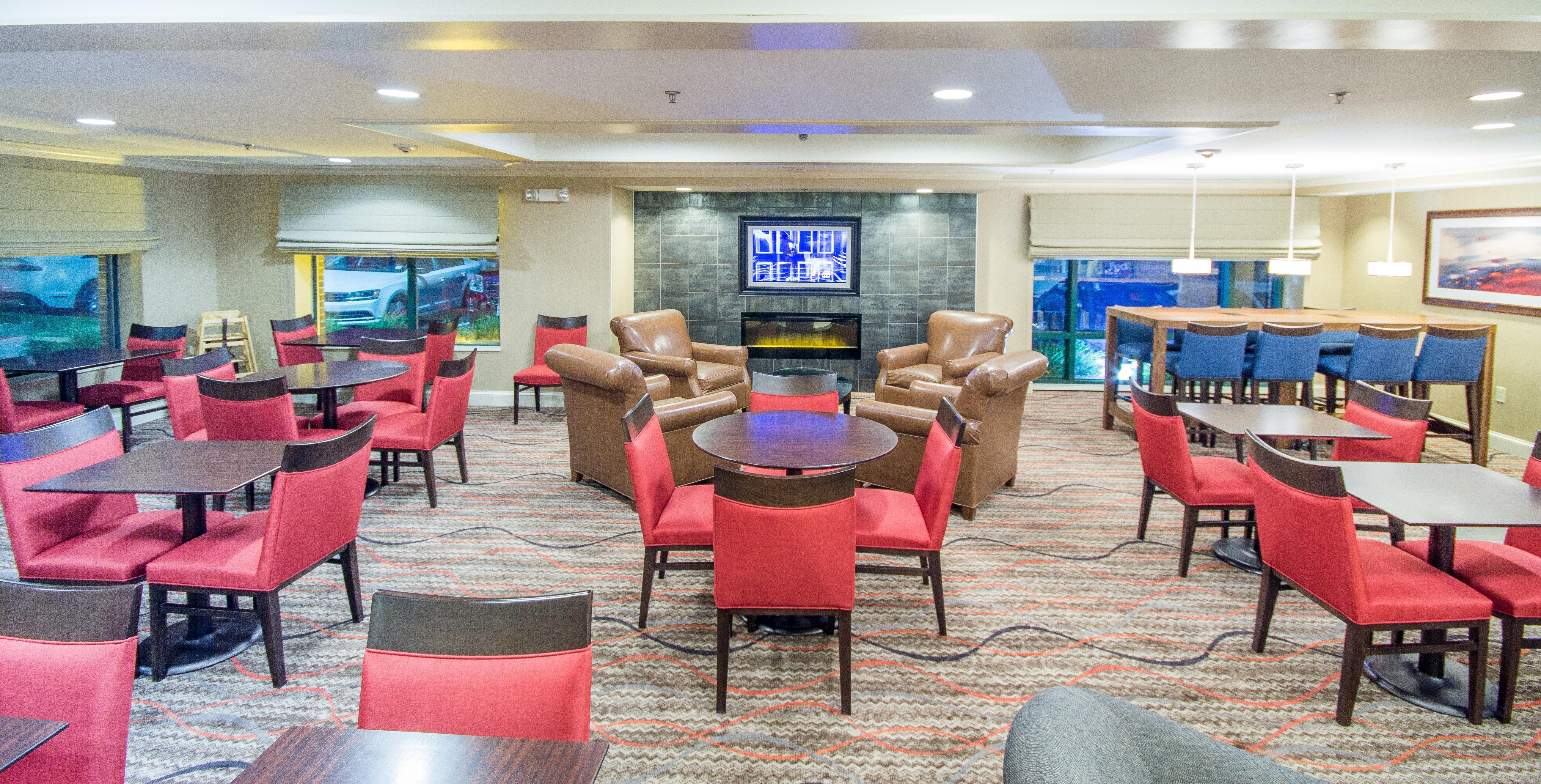 Holiday Inn Express Hotel & Suites Auburn By Ihg Екстер'єр фото