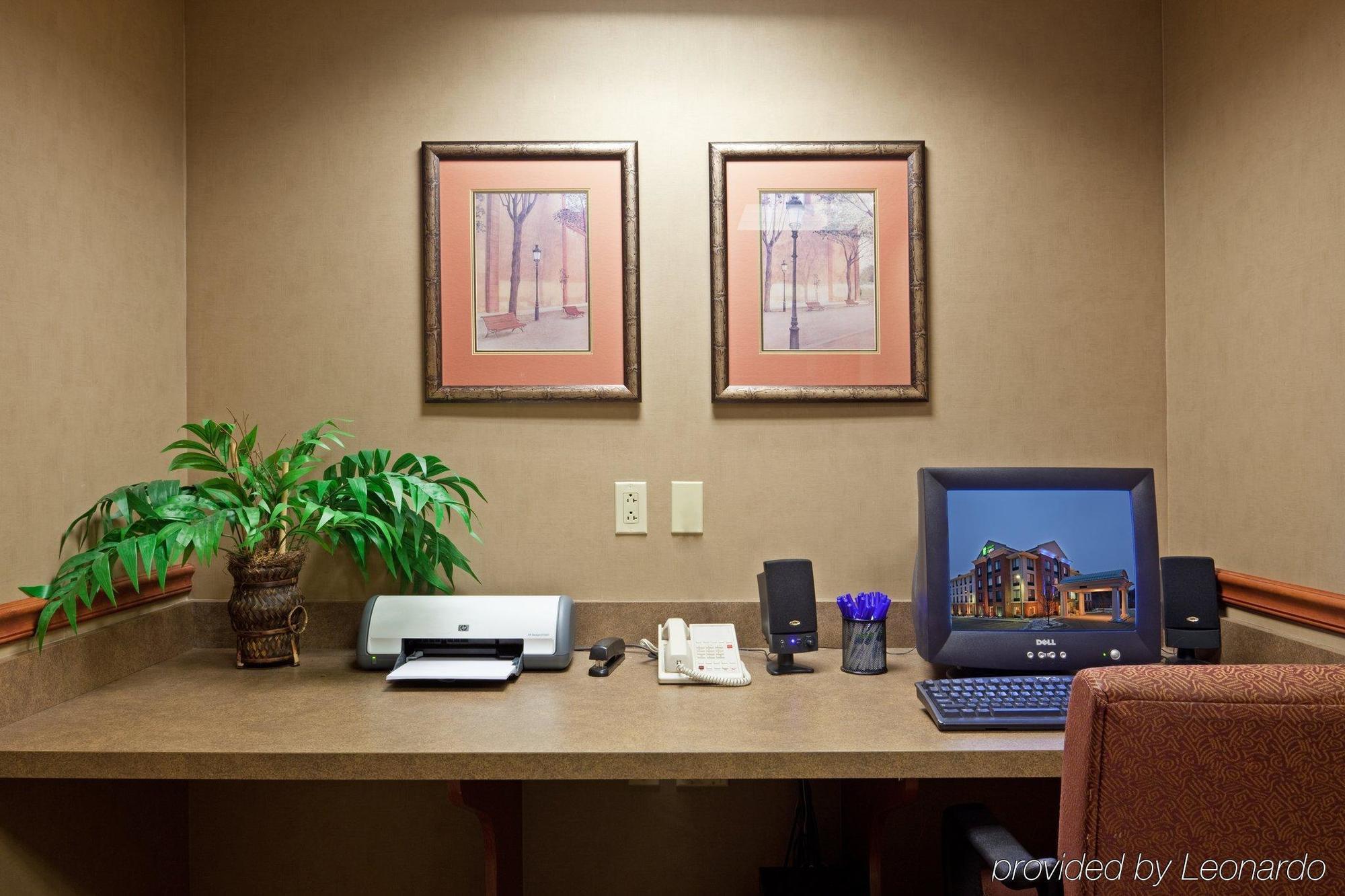 Holiday Inn Express Hotel & Suites Auburn By Ihg Зручності фото